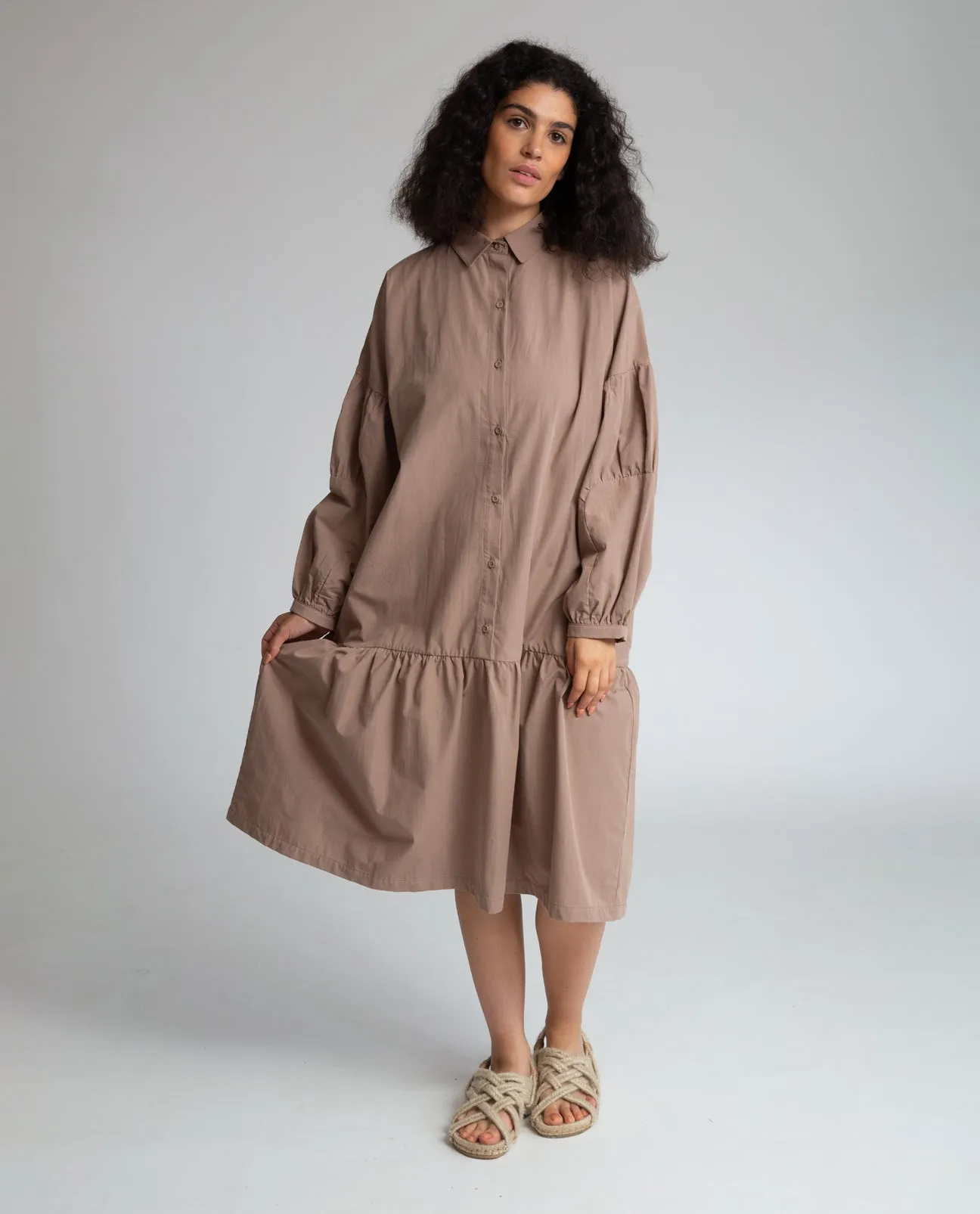 Meg Organic Cotton Dress In Mocha