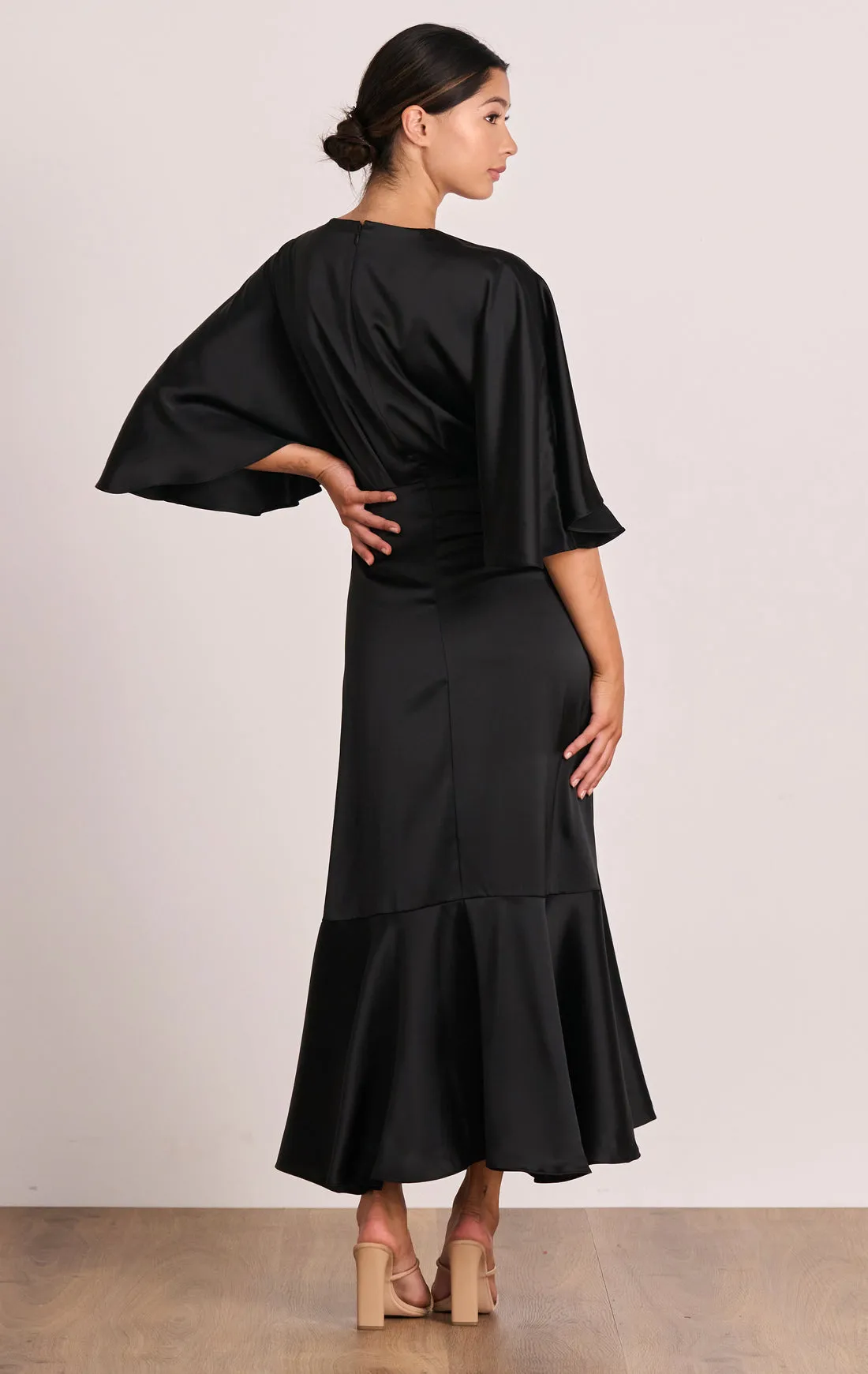 Seeker Cape Midi Black