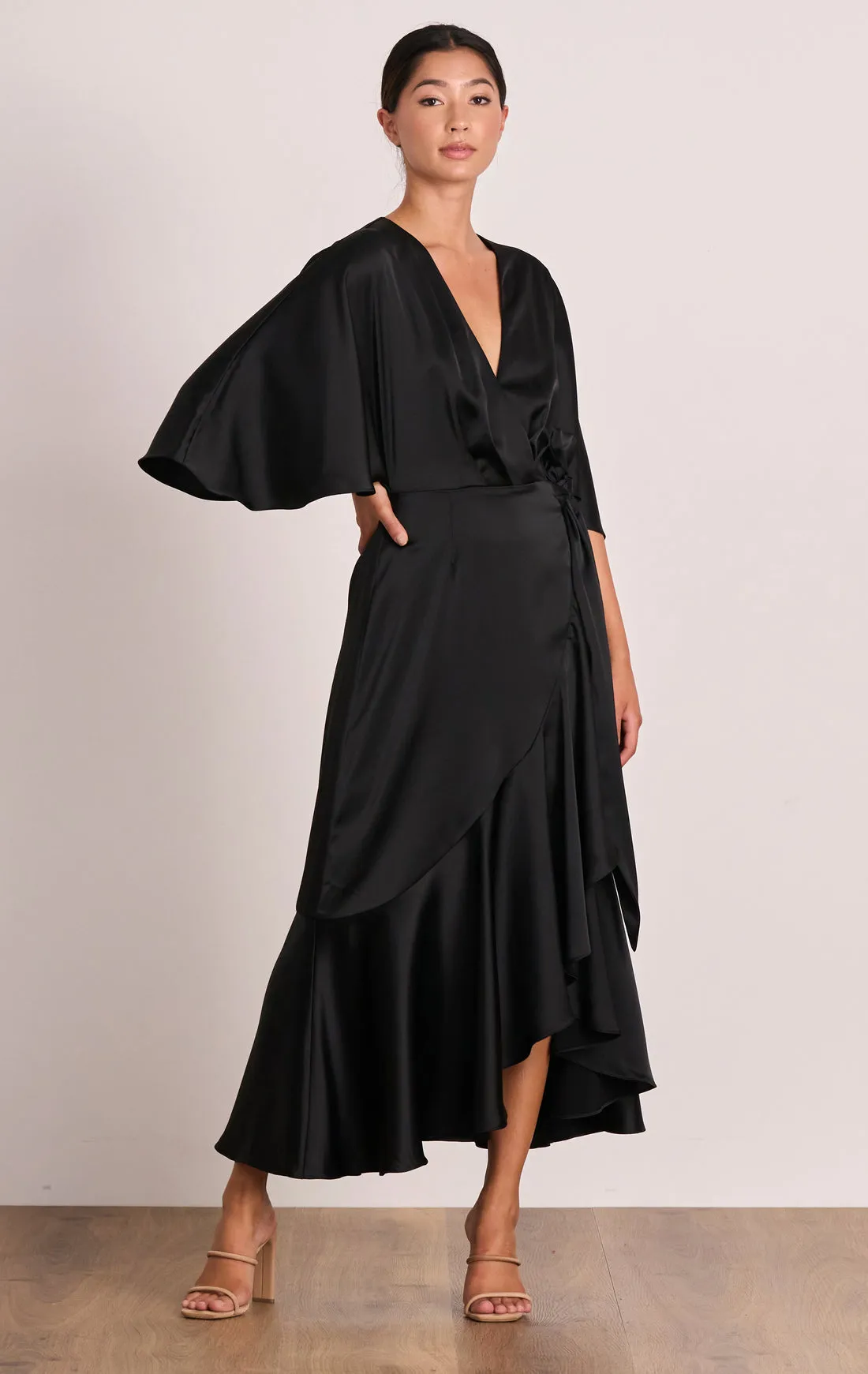 Seeker Cape Midi Black